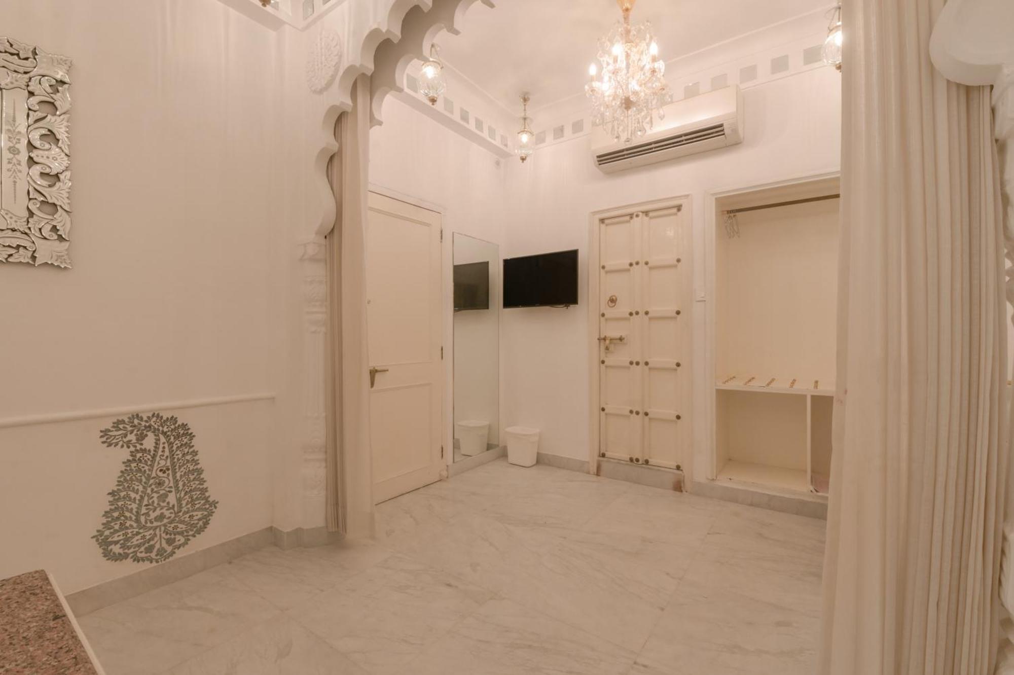 Jagat Niwas Palace Udaipur Exterior photo